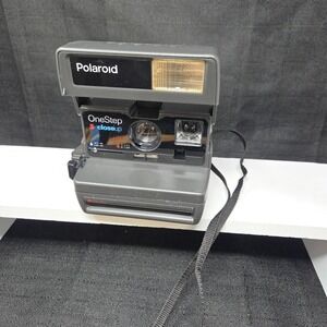 Polaroid 600‎ One Step Close Up - Instant Film & Flash Tested Camera w/ Strap